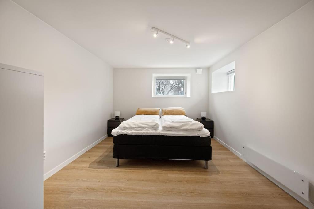 Practical Basement Apt With All Home Comforts Close To City Centre Stavanger Luaran gambar
