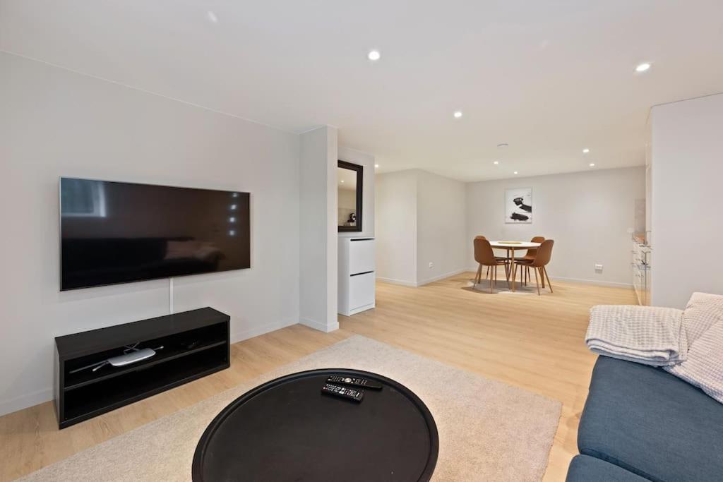 Practical Basement Apt With All Home Comforts Close To City Centre Stavanger Luaran gambar