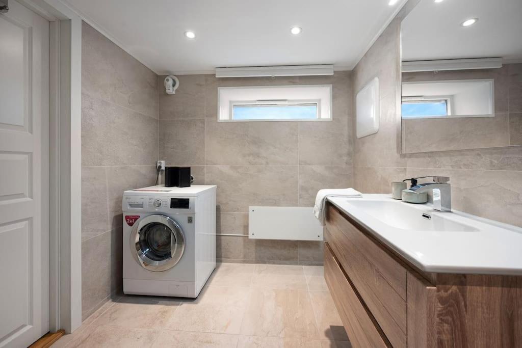 Practical Basement Apt With All Home Comforts Close To City Centre Stavanger Luaran gambar